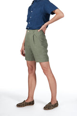 Single-pleat Shorts in Olive Linen